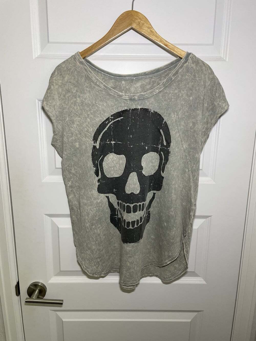 Happy Skull Womens L Gray Oversized Distressed Sleeveless Curve Hem Tank Top Tee
